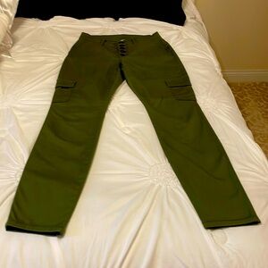 Olive cargo pants - CABI